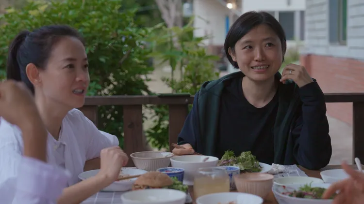 曾寶儀與Olga。台北双喜電影提供