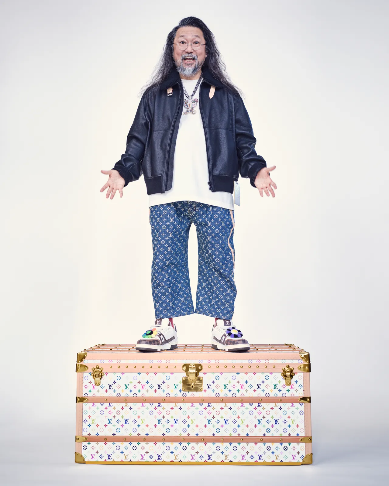 LV时隔逾20年再度携手当代艺术大师村上隆。品牌提供