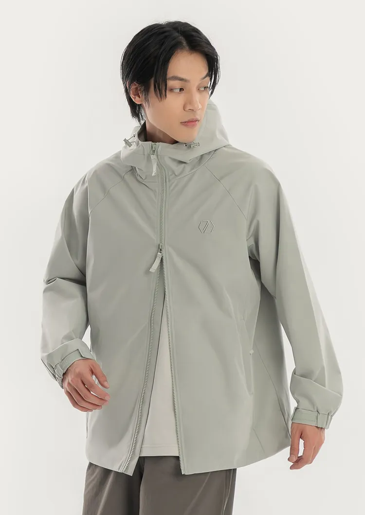 以YKK雙拉鍊搭配拉鍊織帶提升實用性以及時髦感。品牌提供