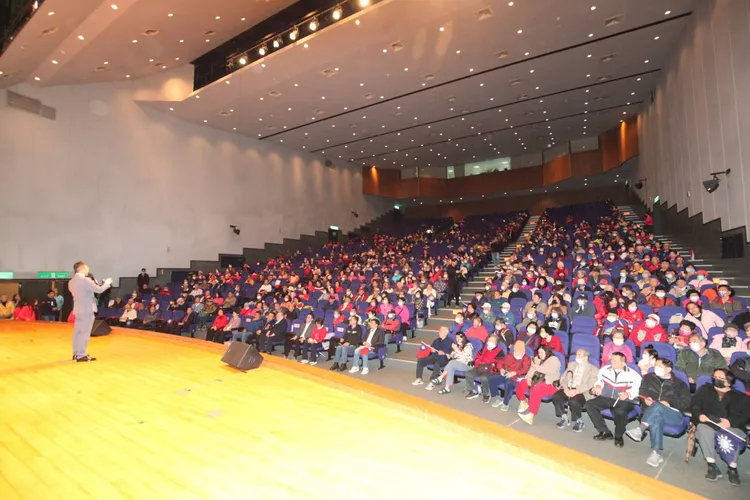 現場超過千人參與，熱鬧非凡。黨部提供