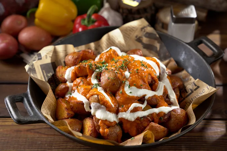 西班牙傳統小吃「辣味馬鈴薯」在Sunny Buffet也能品嘗到。業者提供