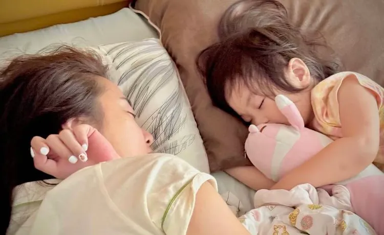 典典只要讓趙小僑陪睡。翻攝自趙小僑IG