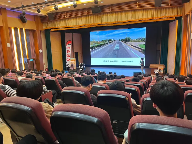 PGO期待透過這次全台巡迴道安講座，藉由講師的分享，讓同學們深刻認識安全駕駛的重要性。業者提供
