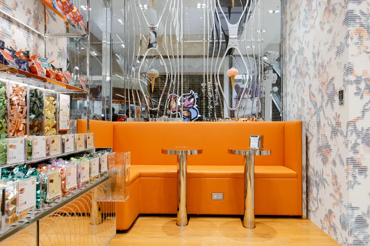 Venchi台中大遠百新店是全台首間擁有內用區的百貨專門店。品牌提供