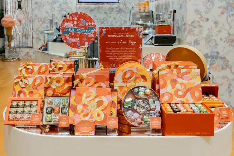 Venchi推出2025農曆新年限定的 「璀璨金蛇系列禮盒」。品牌提供