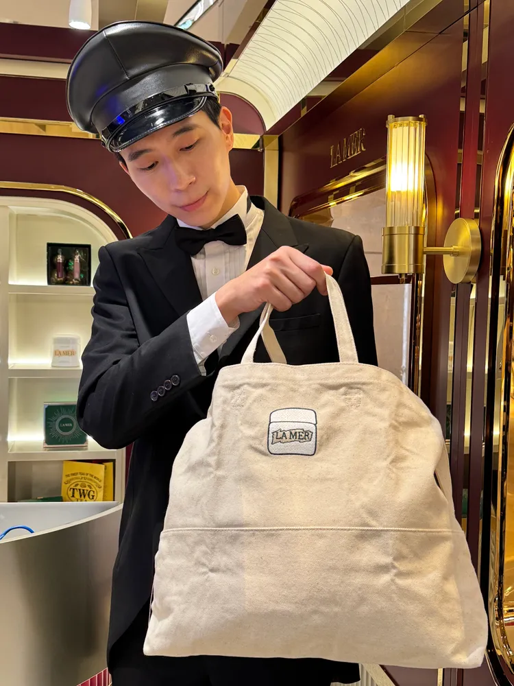 海洋拉娜乳霜托特包。張家玲攝