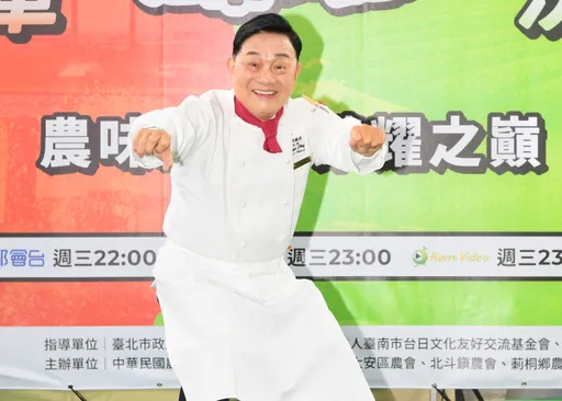 70歲阿基師騎車「滑出去」 曝車禍膝蓋傷況