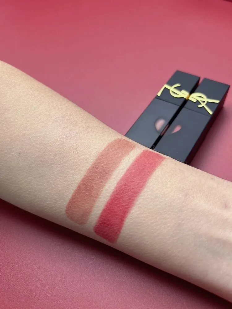 奢華印記鎖吻霧唇釉#216（左）、#231（右）。品牌提供