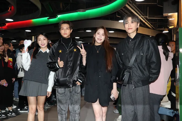 丫頭、邱勝翊、歐陽妮妮和邱宇辰。莊宗達攝