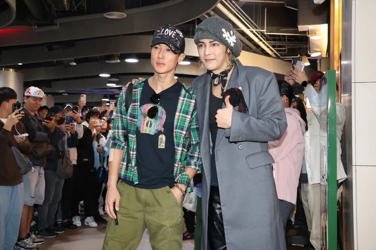 吳尊（左）與汪東城一起朝聖周董演唱會。莊宗達攝