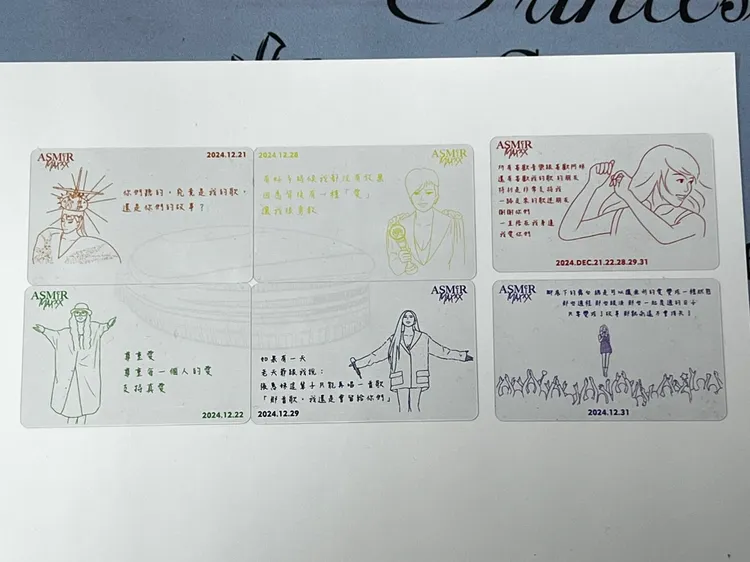 粉絲自製小卡每場皆不同，搜集完成可拼成大巨蛋。圖／簡先生提供