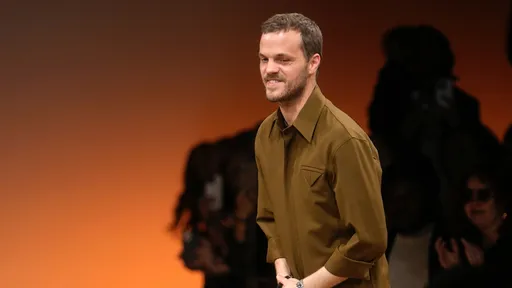 香奈儿找到艺术总监了！　Matthieu Blazy卸任火速奔向新东家