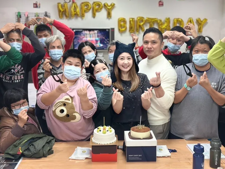 賴薇如代言公益揪老公與憨兒提前共度溫馨耶誕成最好四十大壽生日禮。桃園市真善美社會福利基金會提供