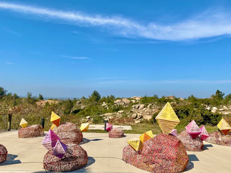 金門國際海洋藝術季於134高地作品「編構岩景」。