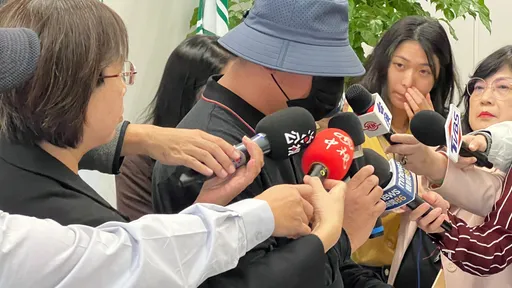 小三童被鎖儲藏室、抓腋下拋甩 家長拒轉學竟被校方罵「無賴」