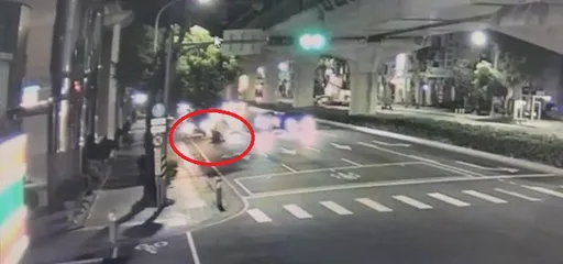 行車閃燈釀濺血糾紛!路怒男攔車持刀傷人 得不償失4罪送辦