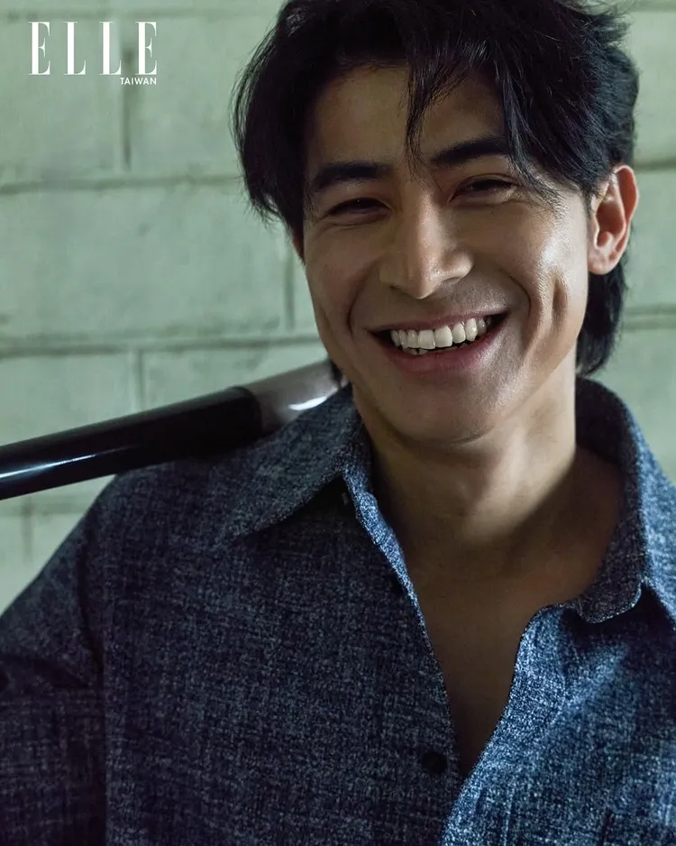 陳傑憲拍攝時尚大片。翻攝elletaiwan IG