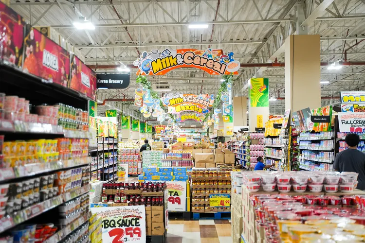 關島DON DON DONKI大部分商品都從日本進口。田欣雲攝影