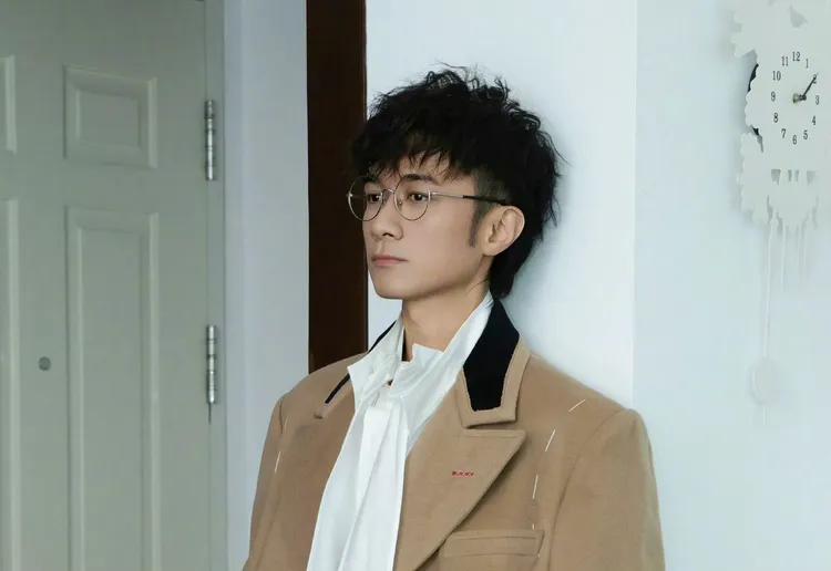 古巨基因演出瓊瑤電視劇而感情深厚。圖／摘自臉書