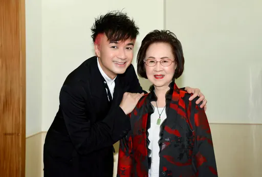 古巨基收工得知琼瑶死讯悲恸万分 发文追悼永远不忘温暖笑容
