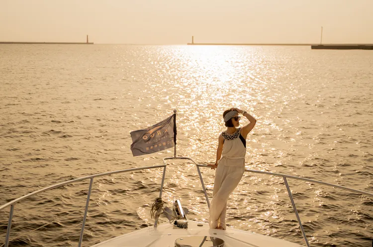 鄰近夕陽時分的安平港景色宜人。田欣雲攝影