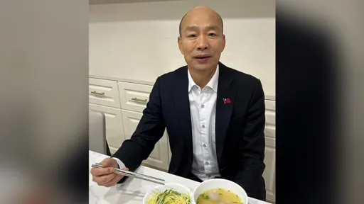 立院激戰一度跌倒「還遭丟水瓶」 韓國瑜深夜洩心聲!