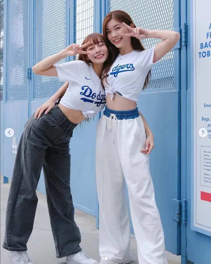 啦啦隊女神林襄、林穎樂。翻攝林穎樂IG