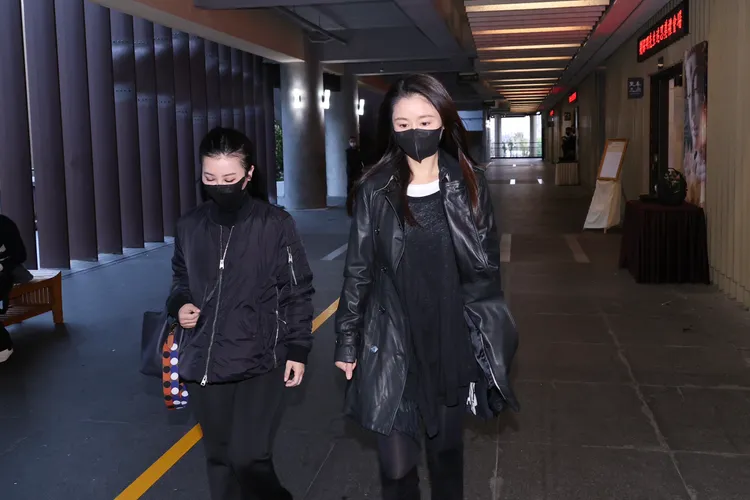 林心如一身黑，不發一語出席瓊瑤家祭。彭欣偉攝