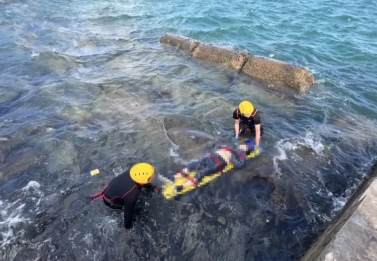 6旬婦人為何落水、死因有待警方調查釐清。翻攝照片