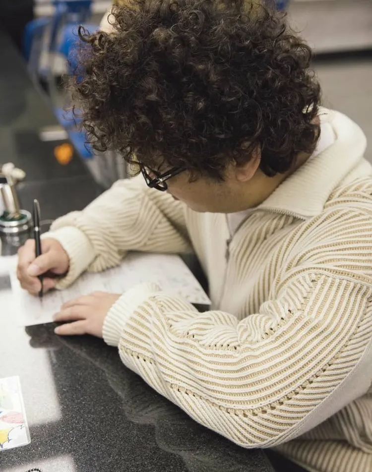 納豆簽字結婚。翻攝納豆IG