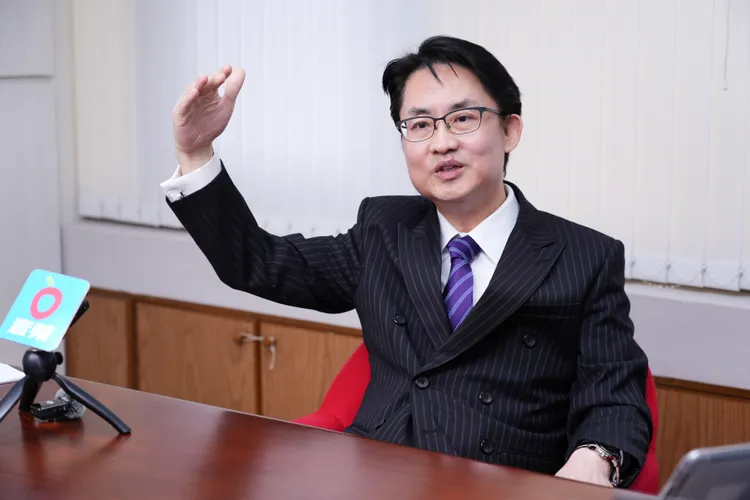 迎向下一個60年，大西洋飲料公司總經理于忠敏表示，將積極開拓海外及大陸市場是接下來的目標，將最具台灣代表性的蘋菓西打拓展至全世界。彭欣偉攝