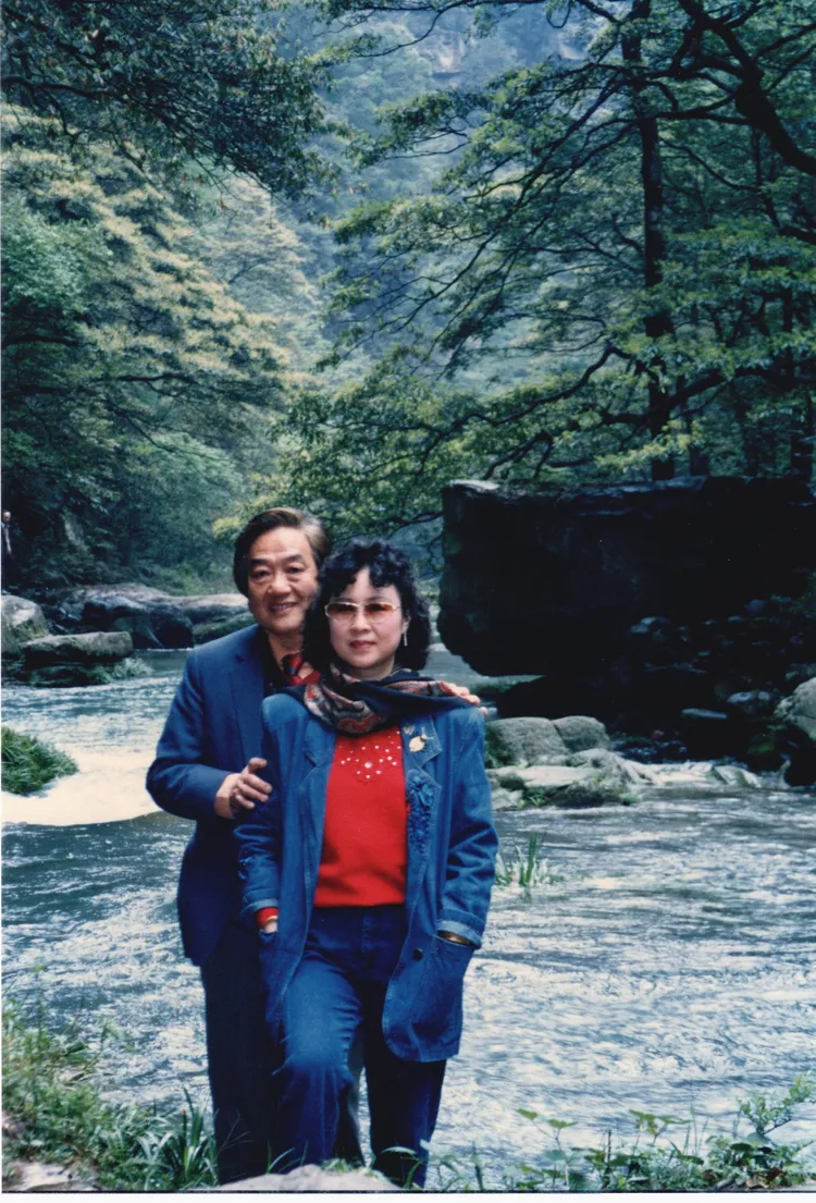 平鑫濤（左）和瓊瑤鶼鰈情深。翻攝瓊瑤臉書