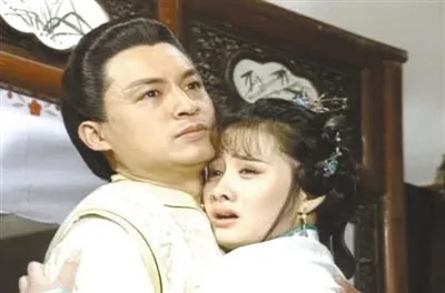 馬景濤（左）和陳德容在《梅花三弄之梅花烙》上演虐戀。劇照