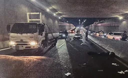 疑未保持安全車距 竹東鎮東科路地下車道4汽機車追撞釀3傷