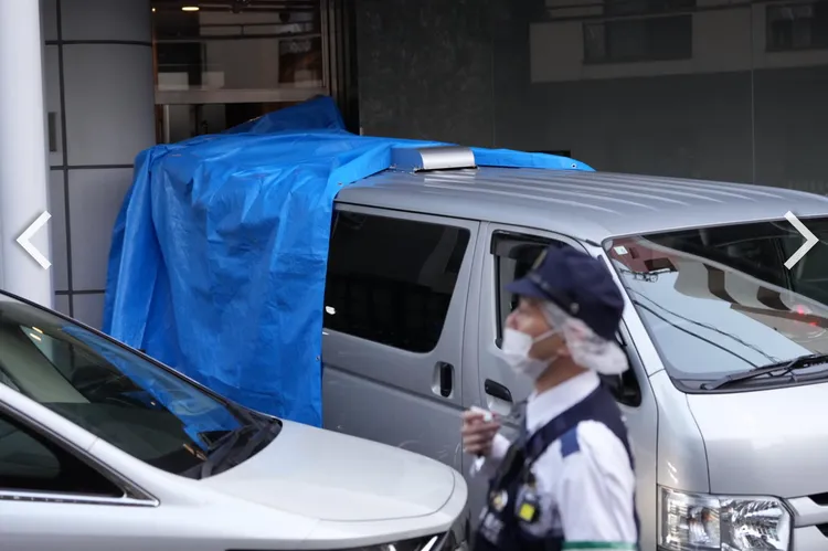 警車抵達中山美穗家門外。翻攝日刊體育