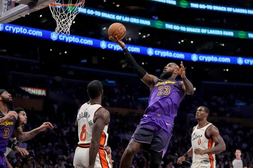 LeBron James的圣诞礼物竟是大三元还输球!湖人败给青年军活塞