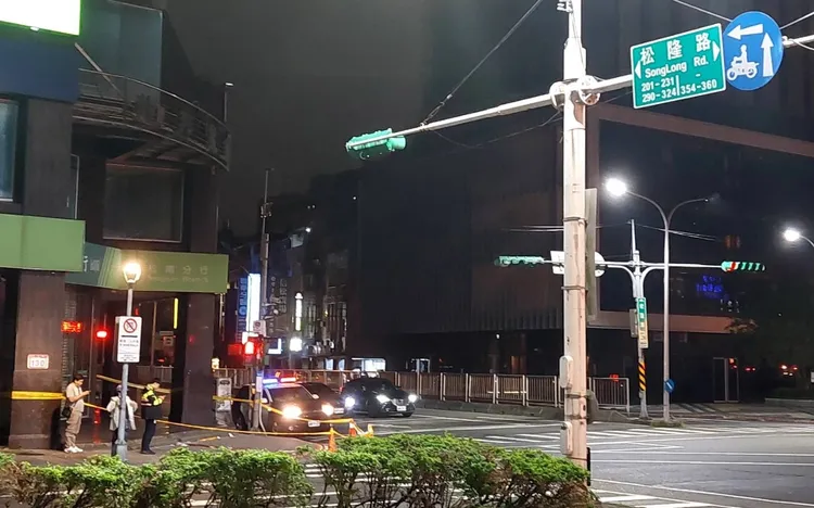 警方封鎖現場調查。翻攝自信義區三兩事