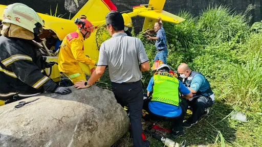 屏東輕航機撞牆墜落！教練、學員受傷送醫
