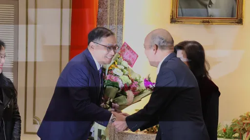 王義川今赴立院宣誓就職!進軍民進黨團「51戰隊」新戰力