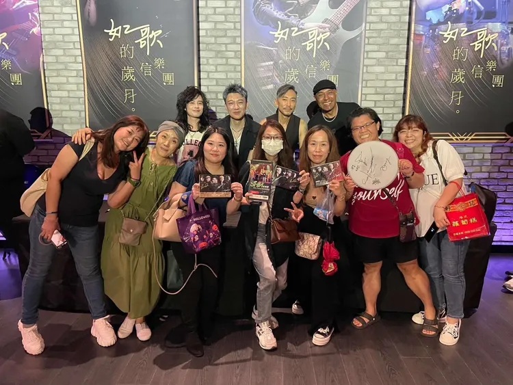 信樂團用音樂鼓舞無數粉絲。Bard’s Ｗhisper吟遊詩人的呢喃提供