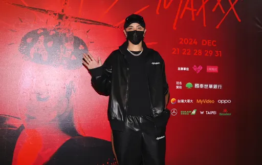 小豬朝聖張惠妹被問來見習反應曝光了 徐若瑄包緊緊快閃入場