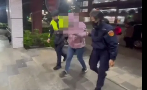 烤肉悲剧!狠男借钱不成翻脸泼油纵火 害邻居烧伤身亡