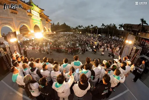 民眾黨「111釘孤枝」喊15萬人　現場到底多少？軟體計算超傻眼