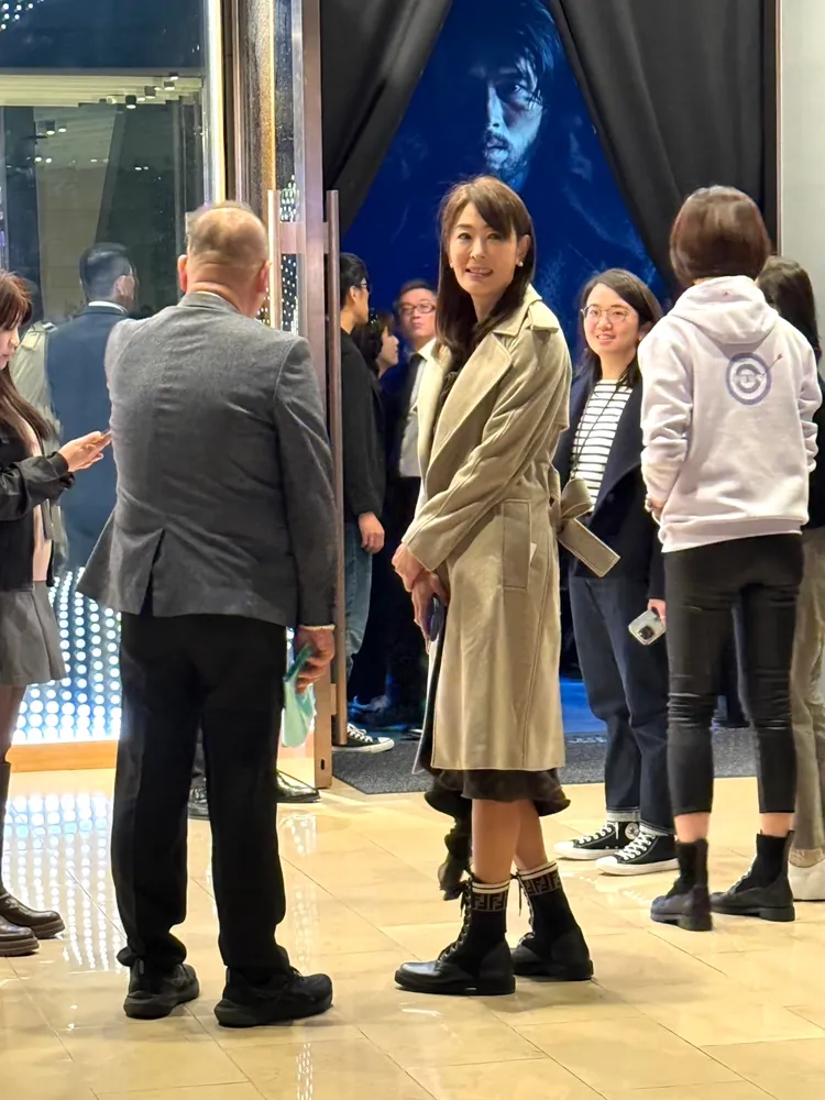 台北101董事長賈永婕（中）化身迷妹來看「老公」玄彬追星。粉絲提供