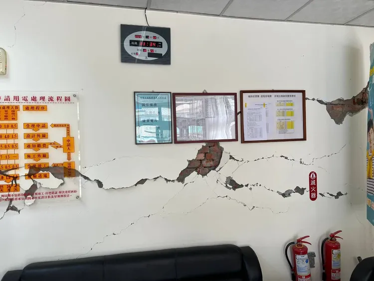 台南市楠西區多棟民宅在震災中受損。市府提供