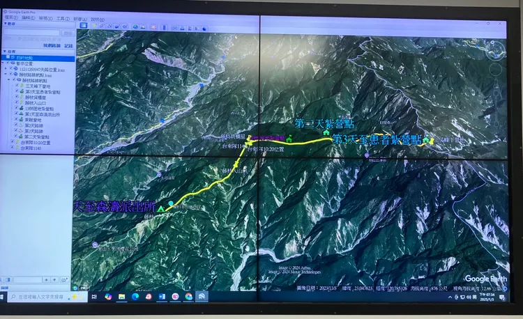 搜救人員已接觸到待援的黃女，明天將視天候狀況將人救下山。台東縣消防局提供