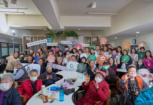 聯合再生能源與睿禾控股舉辦低碳永續公益年菜活動 陪長輩過好年