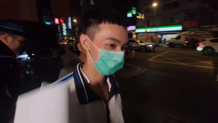自導自演偷拍案的嫌犯台北慈濟醫院黃姓護理師，警方發現他的手機裡發現多張馬賽克的照片。翻攝畫面
