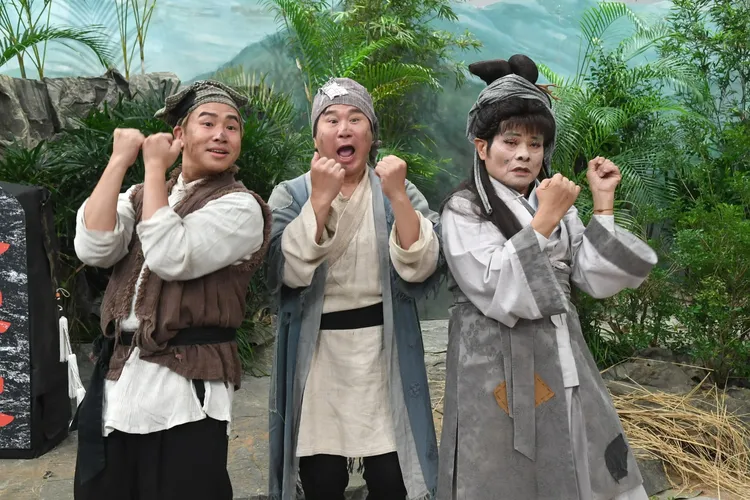 歐漢聲(左起)、胡瓜、許效舜飾演爆笑古裝劇。華視提供