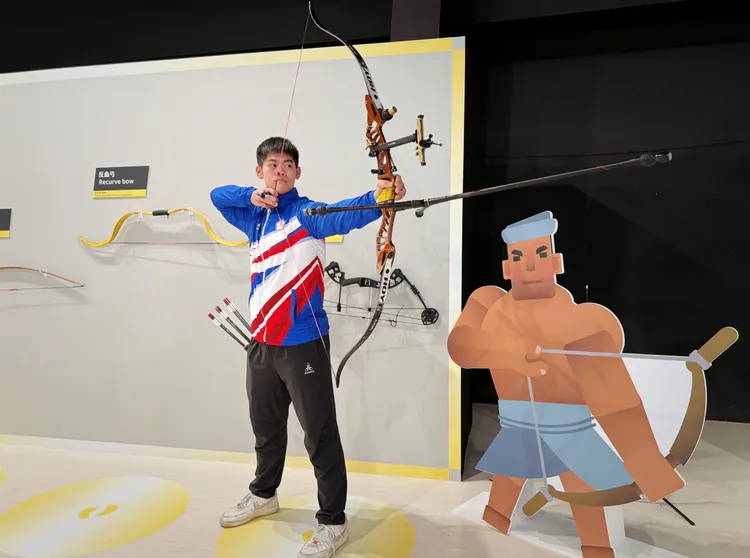 展場更特別設置了五大互動體驗區，親身體驗古今運動項目。館方提供